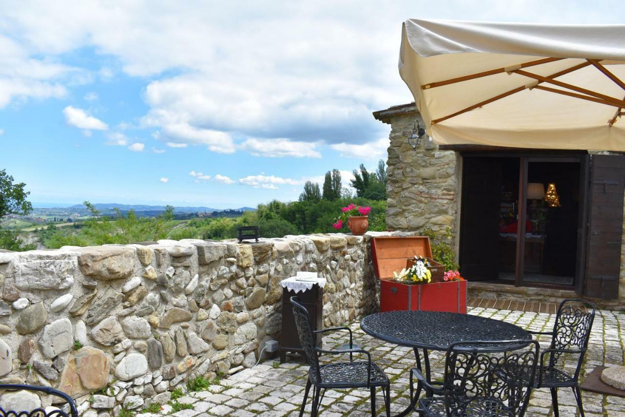 Castello Di Albereto Trarivi Exterior photo